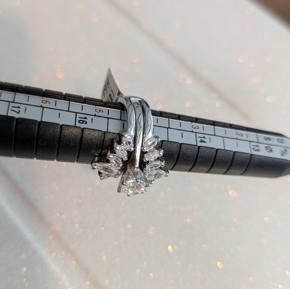 Elegant Silver Wedding Ring Set with Marquise Guard - Picture 5 of 6